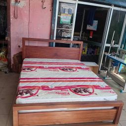 Hard wood bed 5x6  and spring mattress inch 8