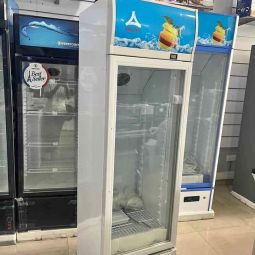 Delta showcase fridge liter 200