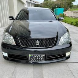 Toyota Crown Athlete Black Edition